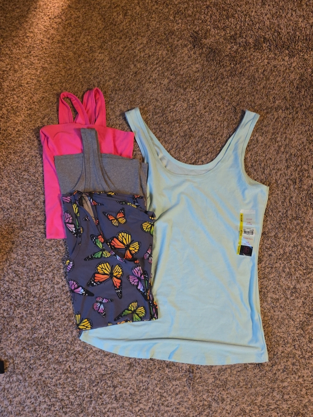 No Boundaries Tank Top Bundle Lrg